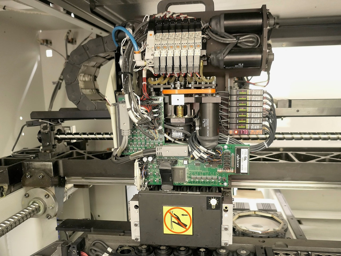 Universal AX72, P&P, vintage 2006 with feeders and accessories