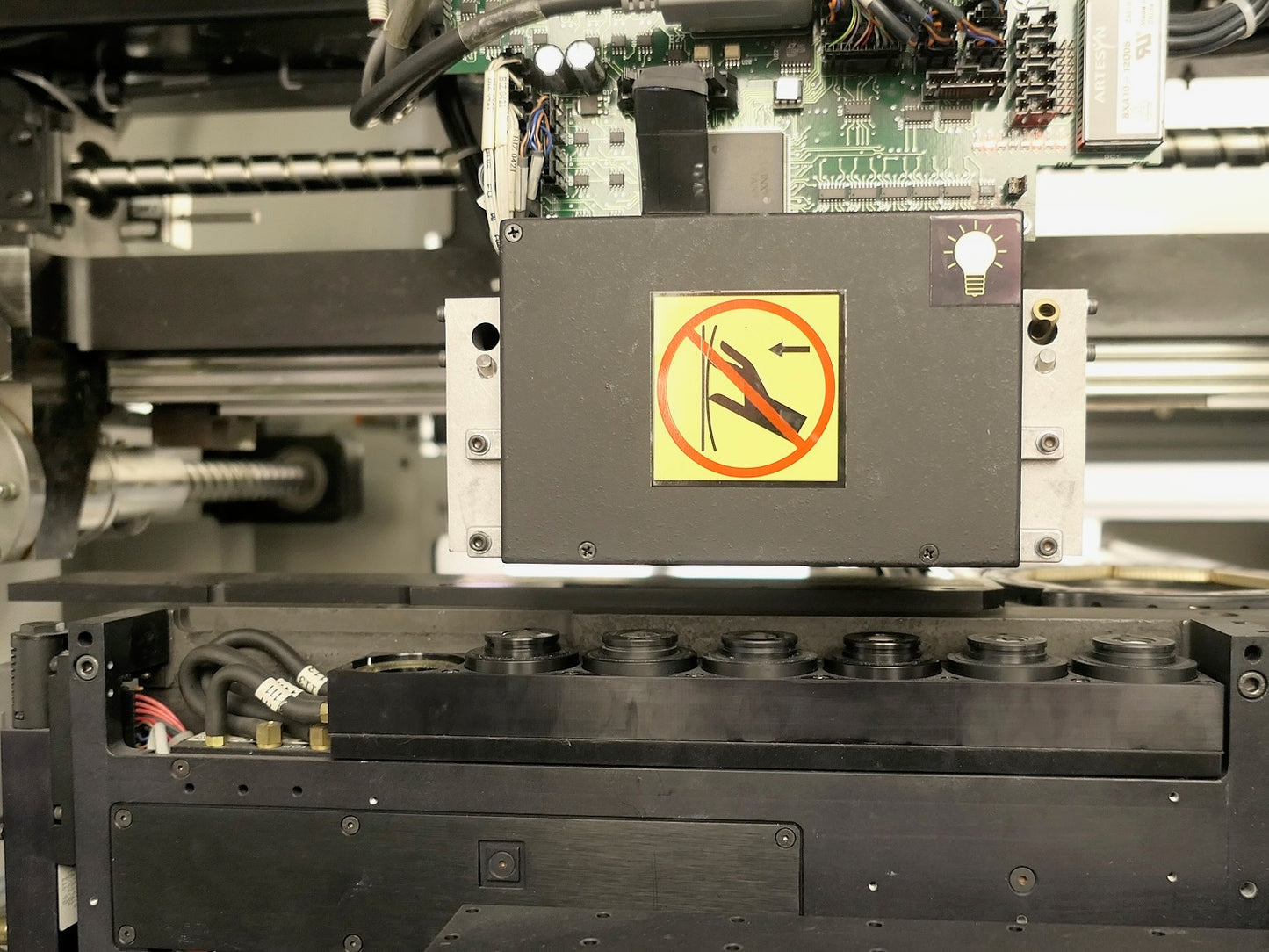 Universal AX72, P&P, vintage 2006 with feeders and accessories