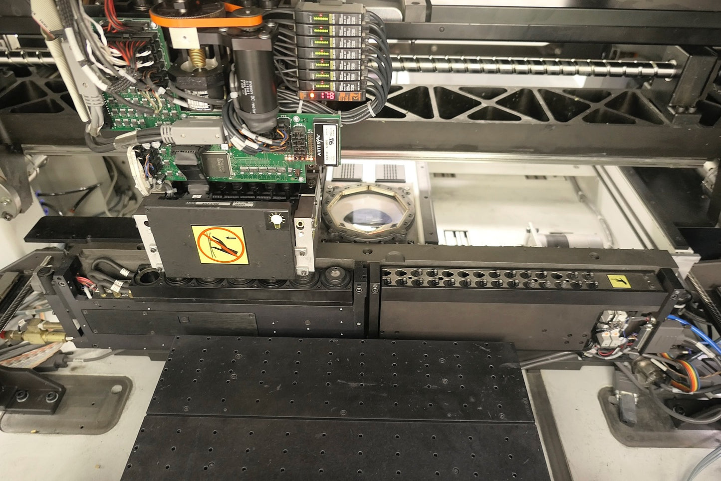 Universal AX72, P&P, vintage 2006 with feeders and accessories