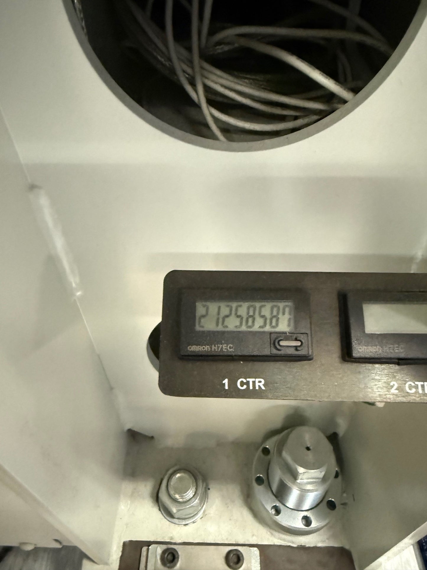 Universal Advantis, vintage 2011, 2 units available