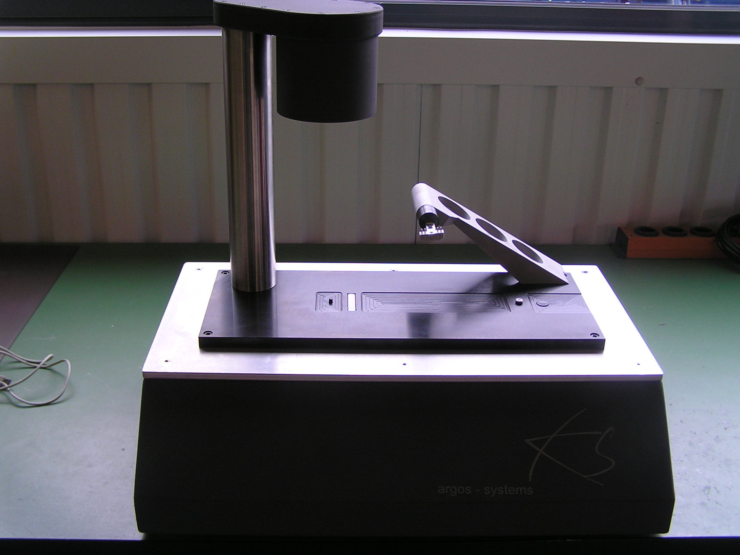 Argos FVS2 feeder calibration device