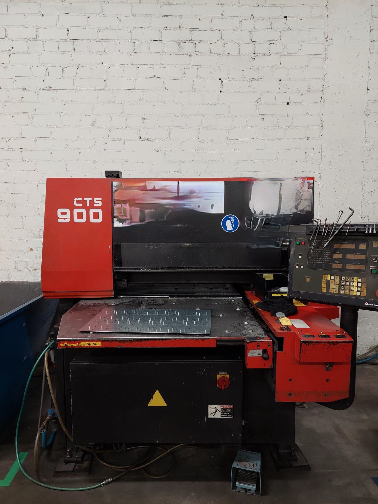 AMADA CTS-900, tapping machine, vintage 1997 (machine 2)